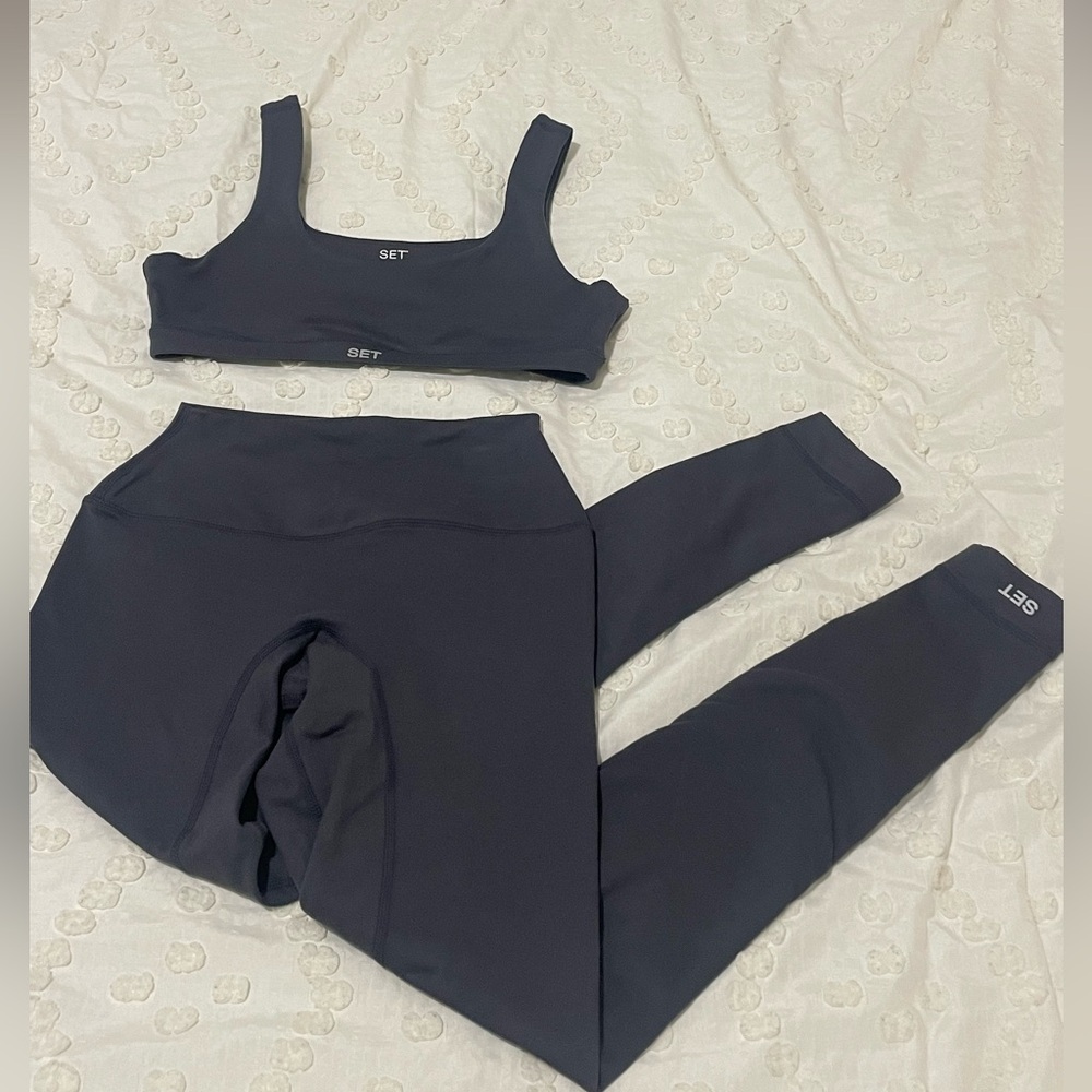 Set Active Form Cloud set! Bra + leggings